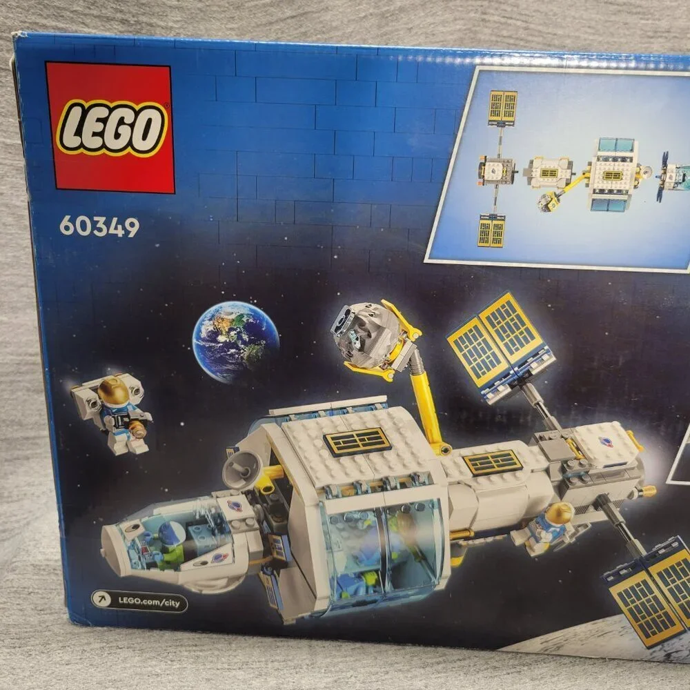 LEGO City Lunar Space Station 60349
